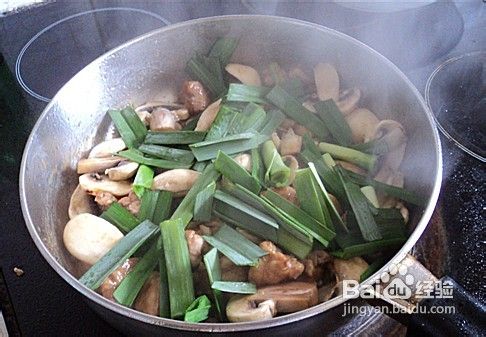 姜蒜炒滑鸡冬菇
