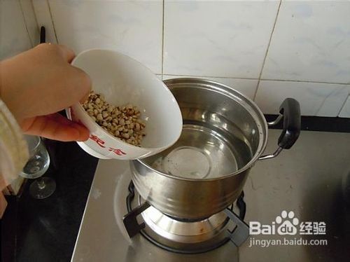 就这样一直美下去——银耳莲子薏仁汤