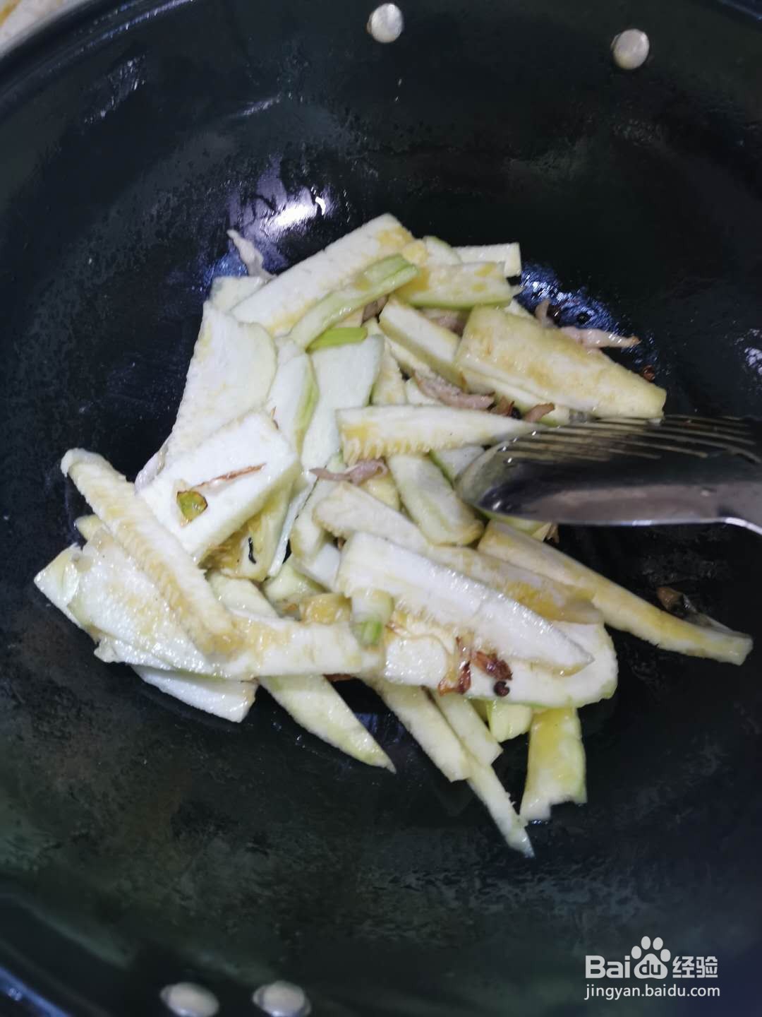 丝瓜鸡蛋面的做法