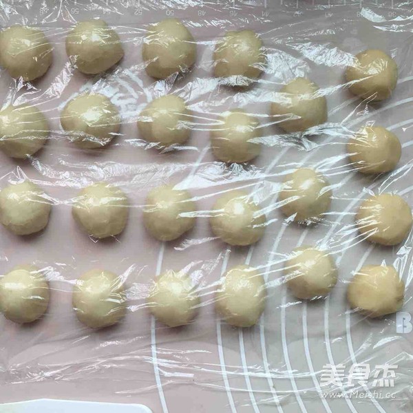 紫薯蛋黄酥的做法